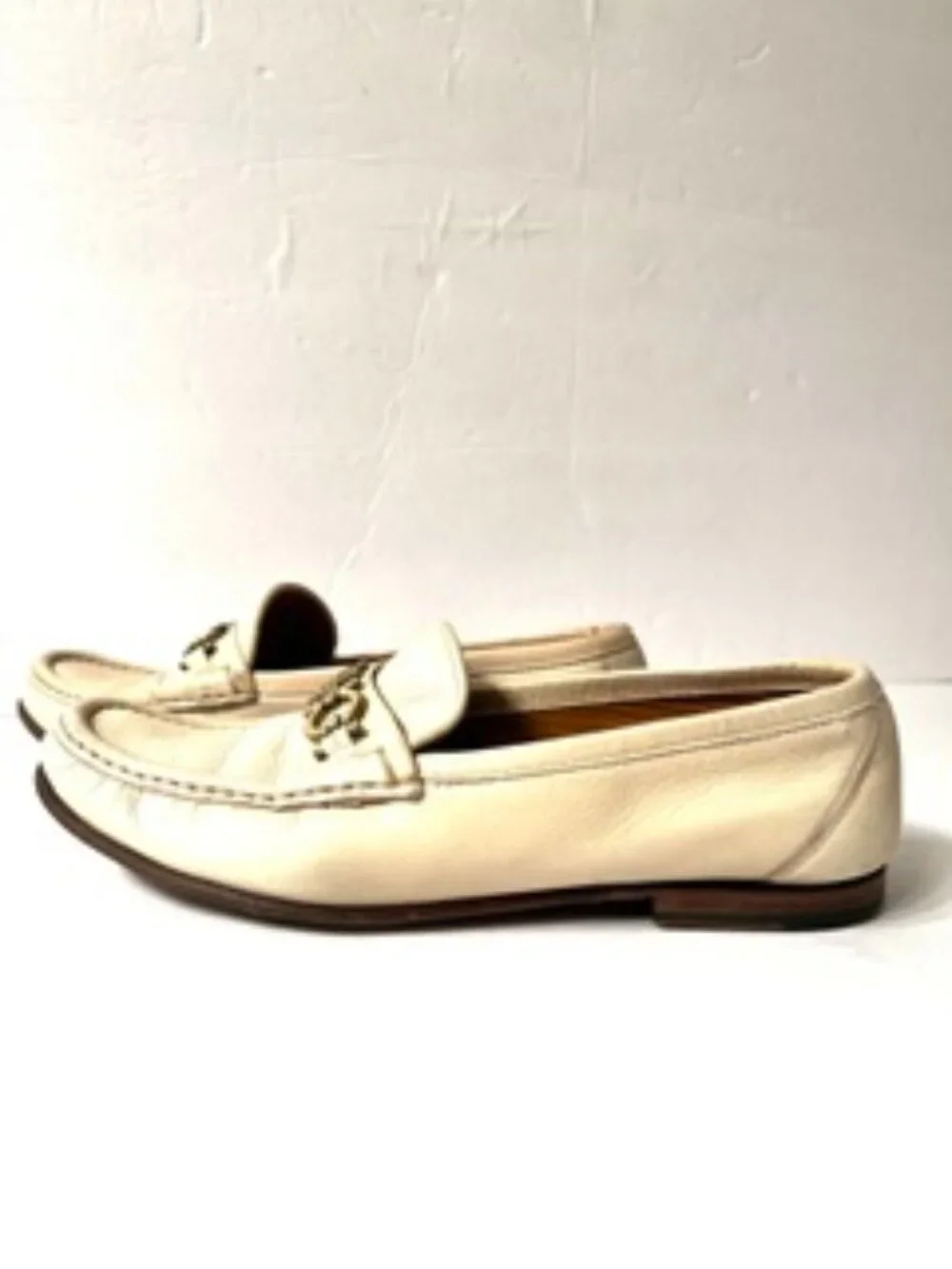 Salvatore Ferragamo Cream Leather Loafers with gold gancini hardware